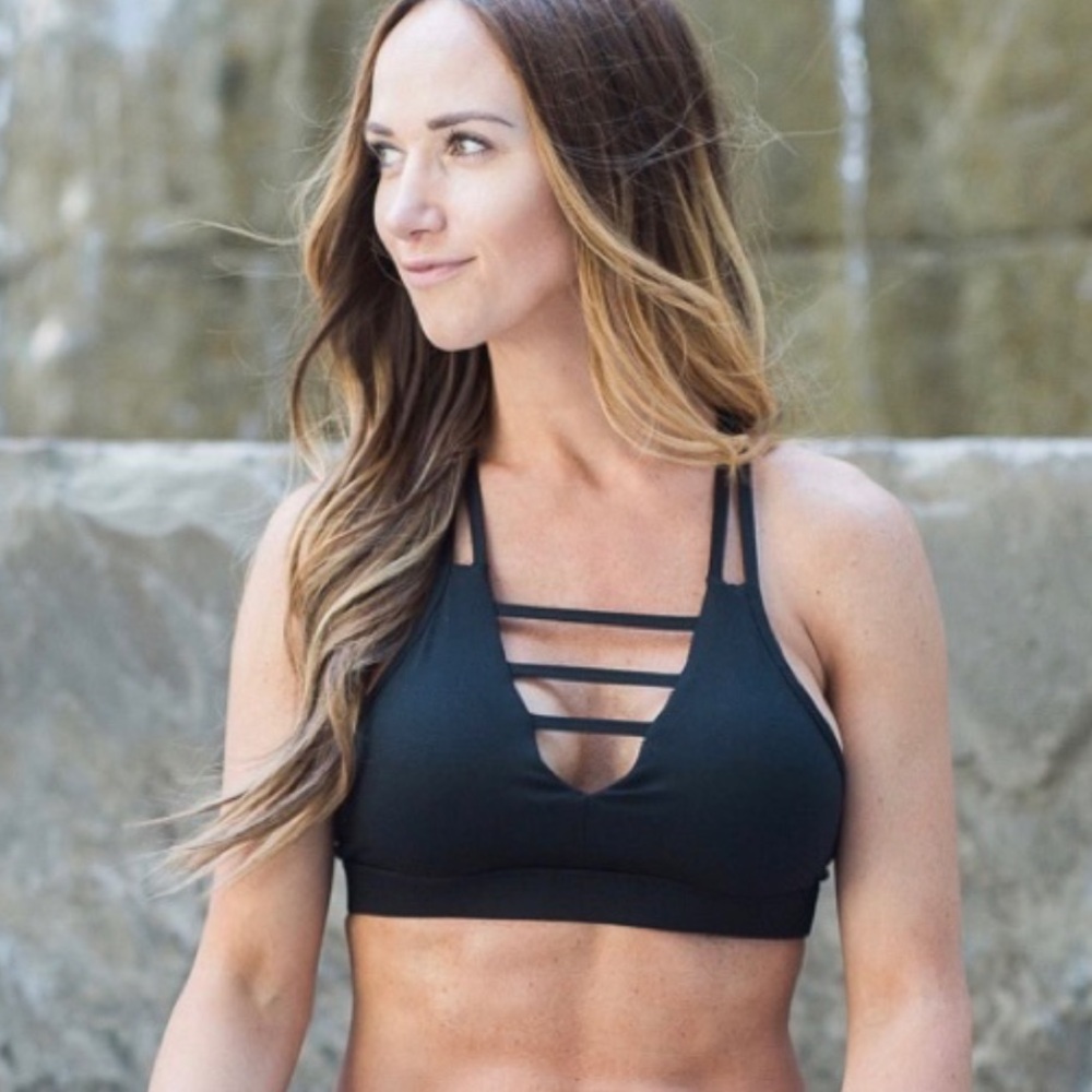 Women's Black Strappy Sports Bra